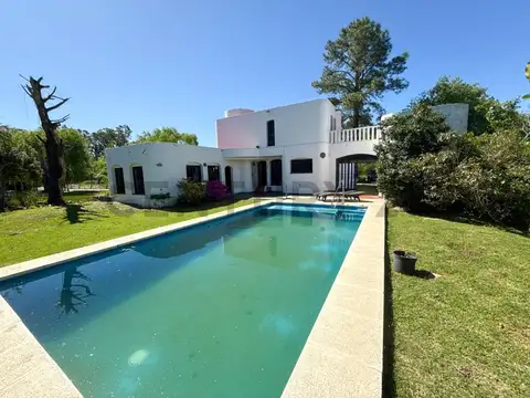 CASA EN VENTA 05 AMB CUBE
