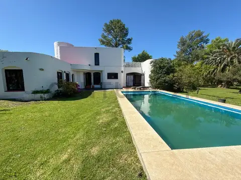 Casa 5 ambientes con 3 baños