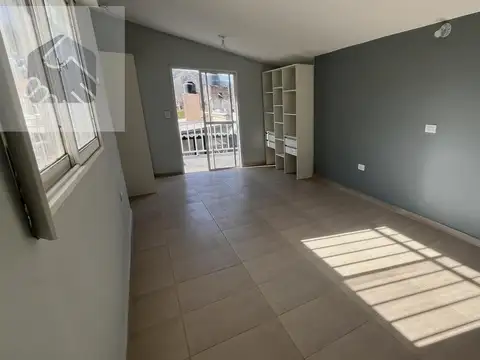 CASA 2 DORMITORIOS CON PILETA Y 450MT2 DE TERRENO 100% RECICLADA | PHO8486243 | 