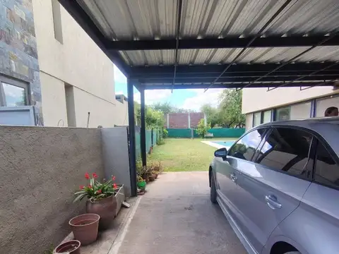 Casa en Venta en Villa Catalina, USD 230.000