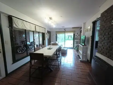 Casa 5 ambientes con 3 baños