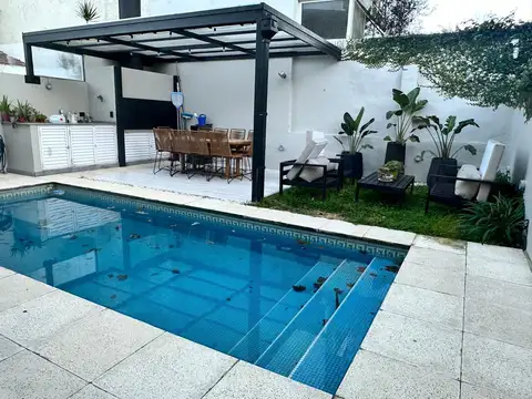 Casa a la venta en Acassuso Reciclada por completo