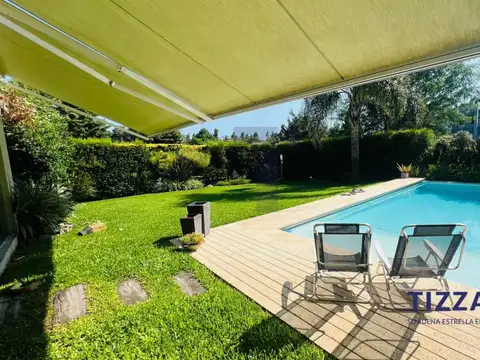Casa en Alquiler con 6 cocheras