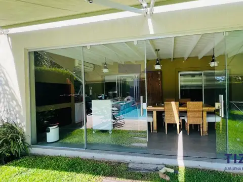Casa 5 ambientes con 4 baños