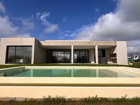 Casa Chalet  en Venta en El Naudir, Escobar, G.B.A. Zona Norte