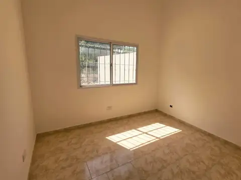 Casa en Alquiler con 1 cochera