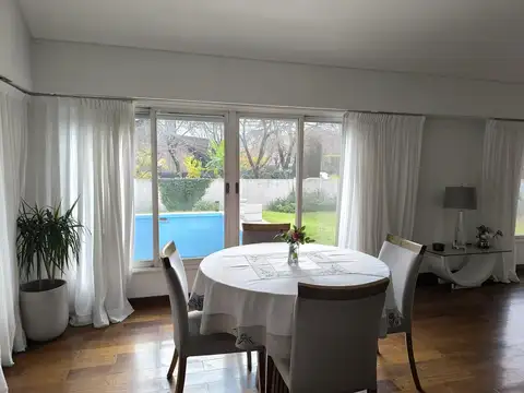 Casa en Venta con 6 cocheras