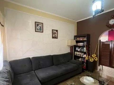 Casa 3 ambientes con 1 baño