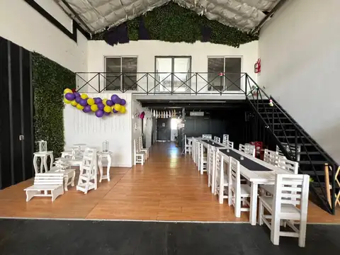 Excelente local con oficinas en alquiler, en Beccar.