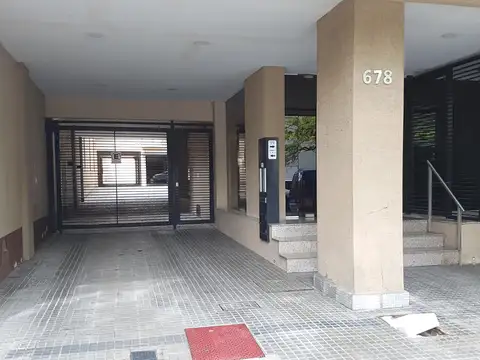 Departamento en venta, de 2 dormitorios con cochera. La Plata