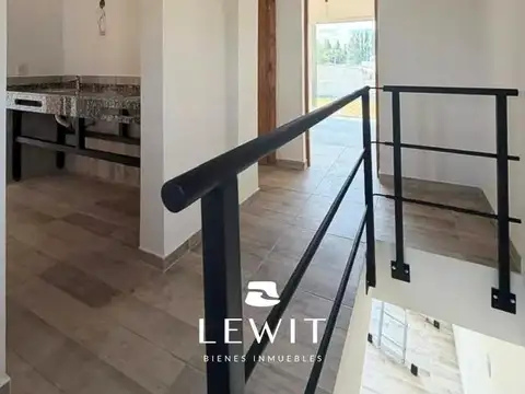 Depto Tipo Casa en Venta de 5 ambientes