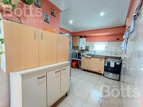 Depto Tipo Casa en Venta en Caballito, USD 180.000