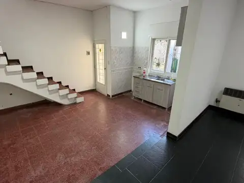 Depto Tipo Casa en Alquiler en Gerli, $ 600.000