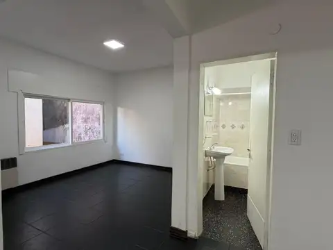 Depto Tipo Casa 2 ambientes con 1 baño