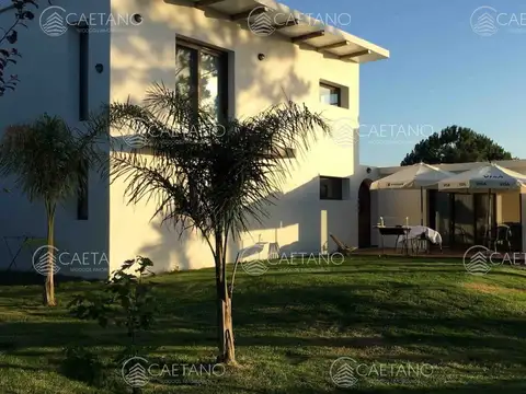Casa 4 ambientes con 3 baños