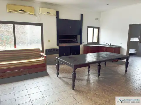 Casa 9 ambientes con 4 baños