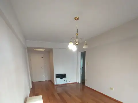 1 De Mayo 1900, Piso 1