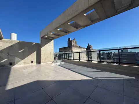 Venta departamento Duplex 1 dormitorio, con terraza exclusiva. Centro, Rosario