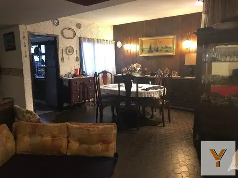 Casa en venta - 3 Dormitorios 2 Baños - 230mts2 - Mar Del Plata