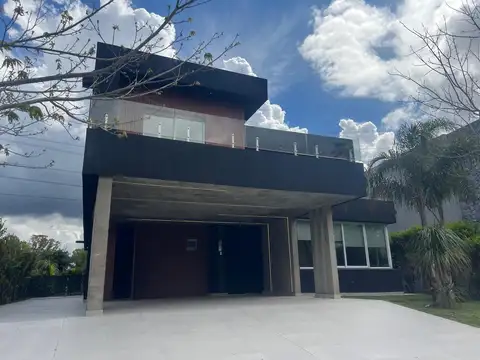 Casa en Venta Nordelta Tipas, 6 Ambientes, Piscina