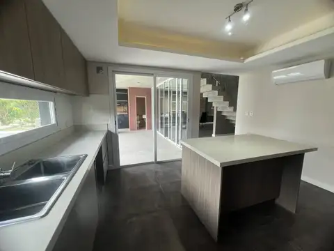 Casa en Venta 1 año