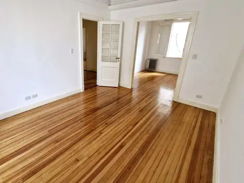 VENTA - DPTO 3 AMBIENTES CON DEPEND. - SUBTE "A" "B" Y "H" - MUY BUEN ESTADO