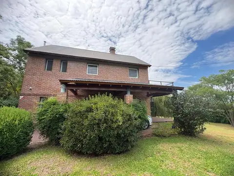 Casa en Venta con 2 cocheras