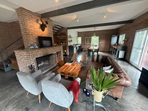 Casa 4 ambientes con 3 baños