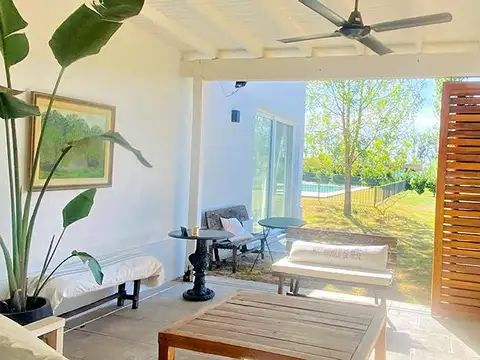 Casa 4 ambientes con 2 baños