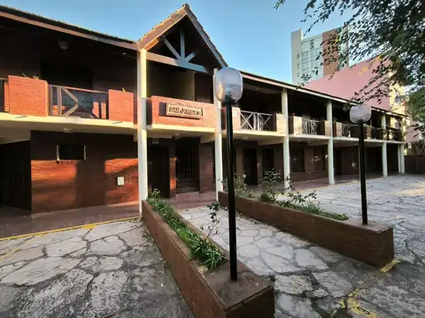 Duplex de 3 amb. c/cochera - Zona Centro - Villa Gesell