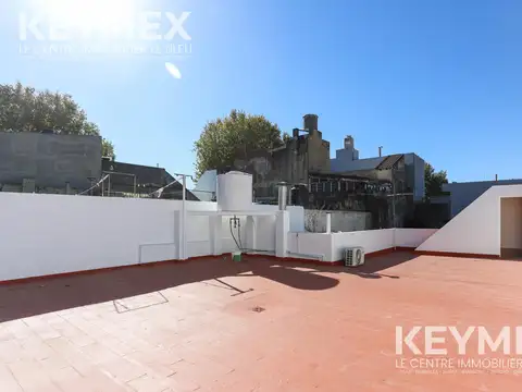 Casa 4 ambientes con patio y terraza en Flores Capital Federal
