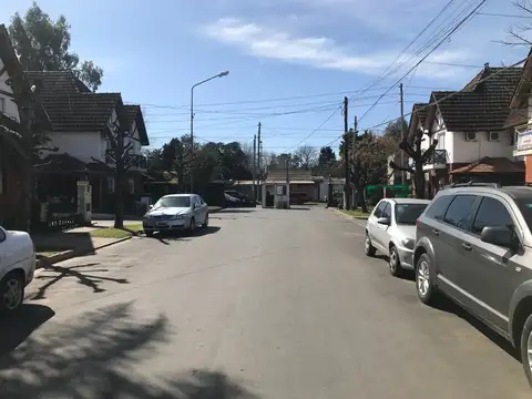 Soler 1050 e/ Prieto y Arenale