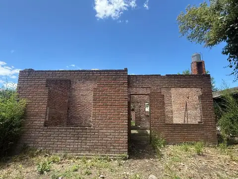 VENTA de LOTE con MEJORAS en Matheu