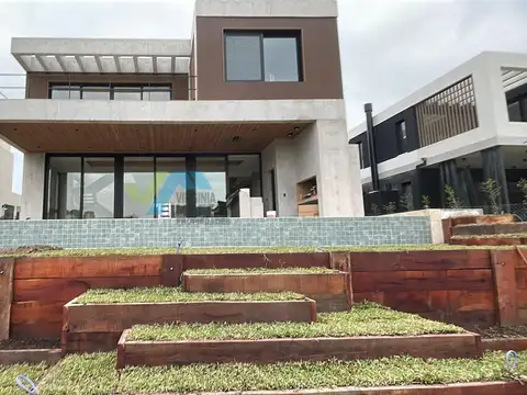 Casa en Venta de 5 dormitorios