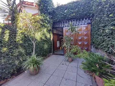 Casa en Venta 6 ambientes Garage Lomas de Zamora Centro