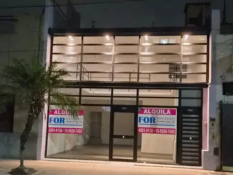 Sin Expensas, ni AySA, ni ABL, Local frente a plaza Aristobulo del Valle, amplia vidriera