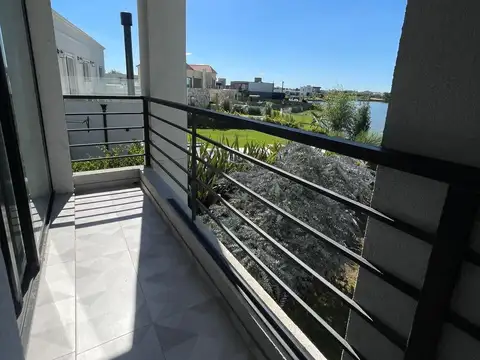 Casa en venta  a la laguna San Sebastián