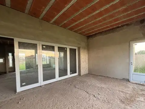 CASA EN CONSTRUCCIÓN EN VENTA EN BRAGADO