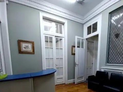 EXCELENTE PISO +  LAVADERO Y BAULERA