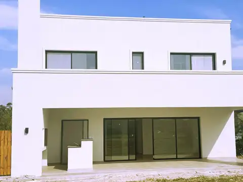Casa en Venta al Oeste