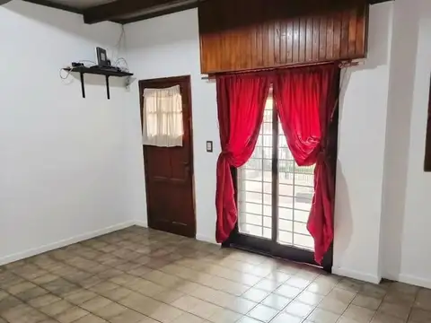 Casa 4 ambientes con 1 baño