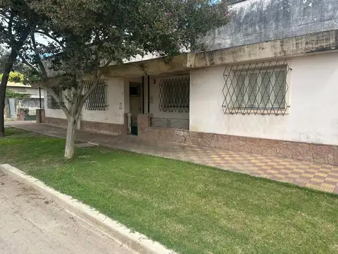 VENTA/CASA UBICACIÓN CENTRICA/LEHMANN