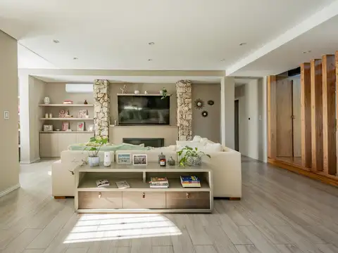 Casa 7 ambientes con 3 baños
