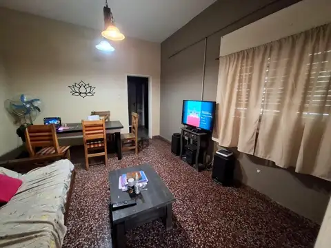 PH 3 AMB., PLANTA BAJA FRENTE, C/PATIO. EXCELENTE UBICACIÓN