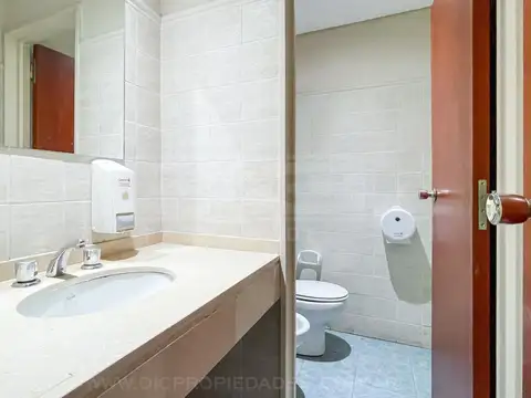 Av del Libertador al 15600  entre Ruben Dario y Juan Cruz Varela