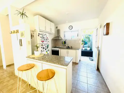 Depto Tipo Casa en Venta en Los Hornos, USD 71.000