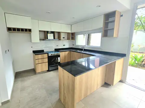 24 y 464 - City Bell- Duplex 2 dormitorios  a estrenar  - Excelente!