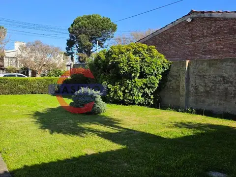 VENTA | CASA DE 3 AMBIENTES SOBRE LOTE DE 541 M² EN EXCELENTE ZONA DE VILLA ADELINA