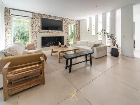 Casa 7 ambientes con 3 baños