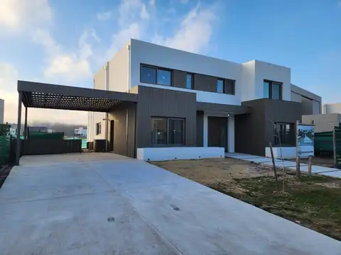 Venta casa a estrenar 6 ambientes, a la laguna, en barrio Santa Ana, Villanueva, Tigre.